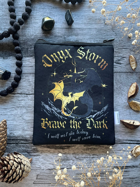 Onyx Storm : Brave the Dark